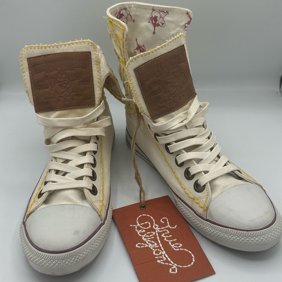 SUPER T CANVAS— True Religion sneakers size 10. - Picture 2 of 4